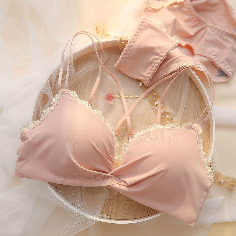 日系甜美少女内衣女学生无痕可爱bra小胸聚拢无钢圈文胸套装