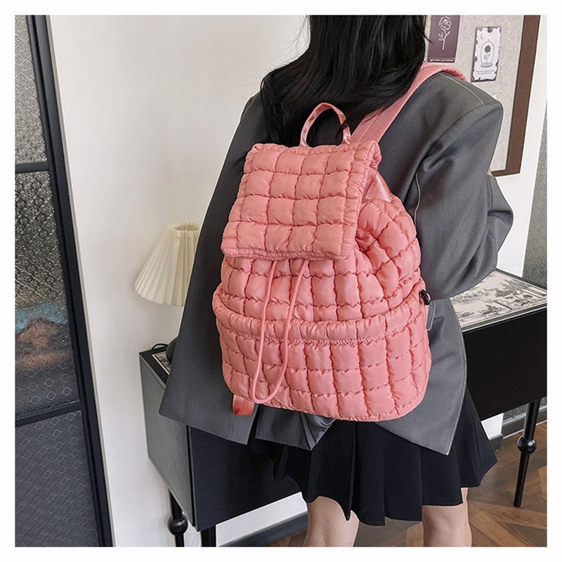 羽绒褶皱双肩背包欧美新款大容量女包简约潮流羽绒格子云朵包