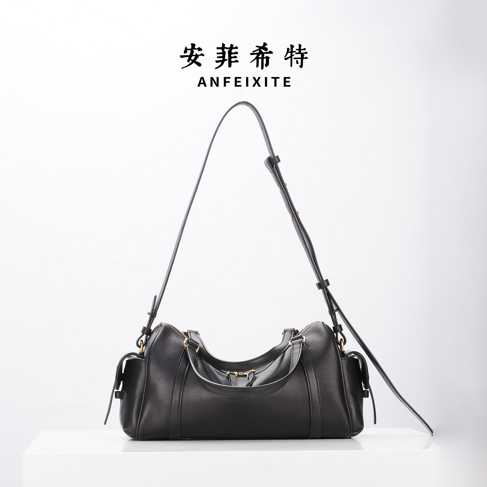 安菲希特小牛皮枕头包斜挎新品