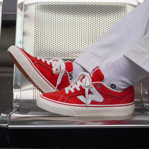 顽刻官方红色春季校园风W系列翻毛皮帆布拼接男女国潮滑板鞋