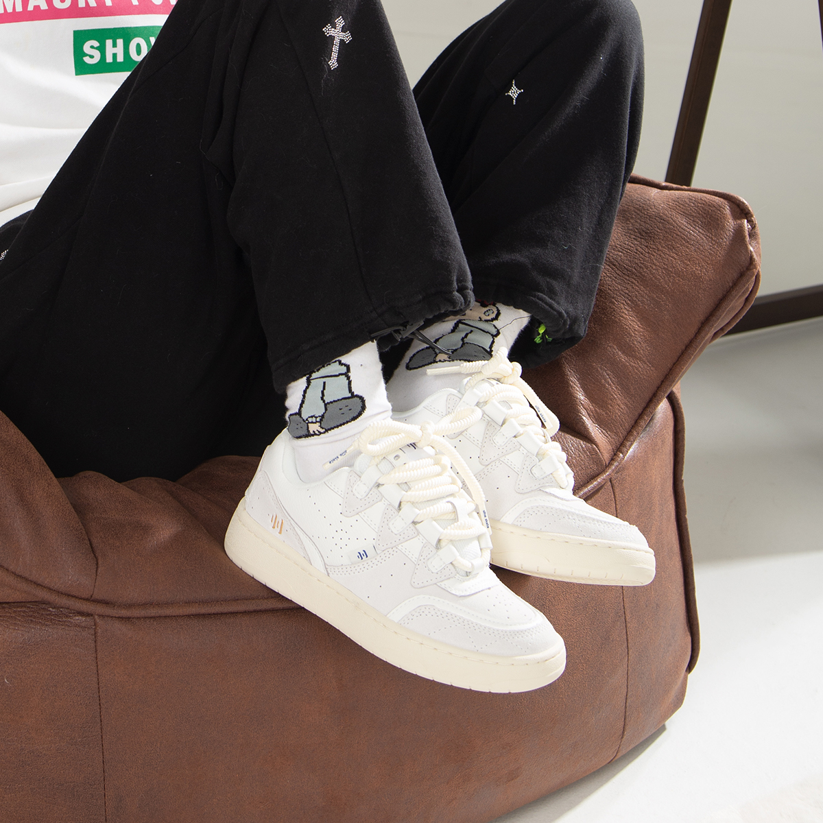 顽刻翻毛皮合成革拼接情侣滑板鞋