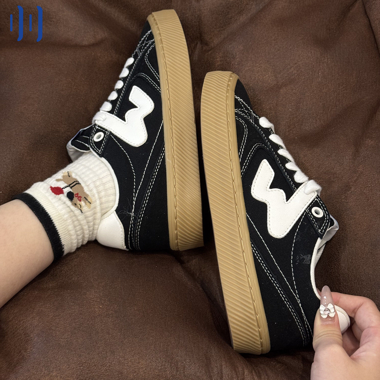 顽刻官方轻质黑色生胶秋季校园风W系列低帮男女国潮滑板鞋