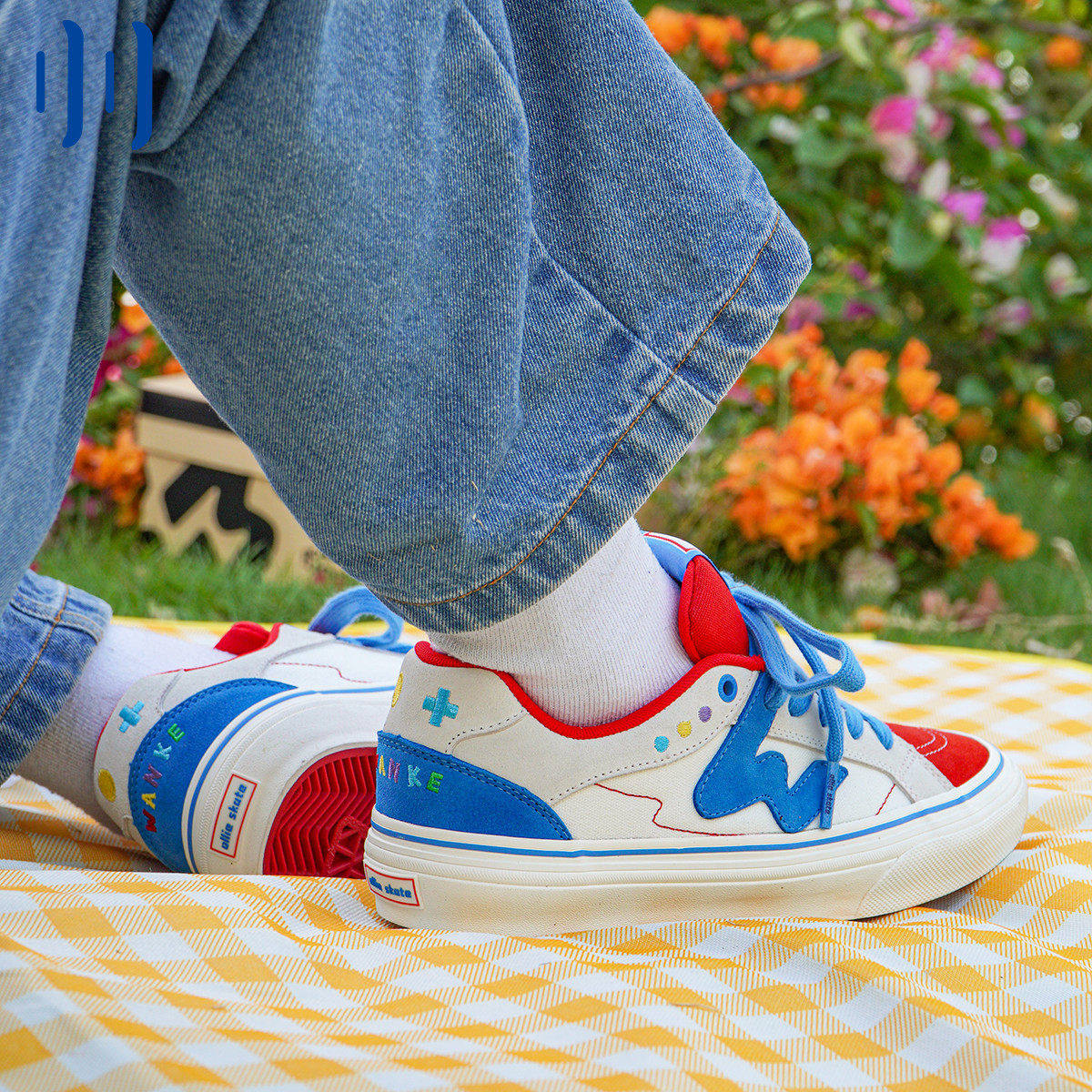 顽刻官方红白蓝拼色春季校园风W系列翻毛皮拼接男女国潮滑板鞋