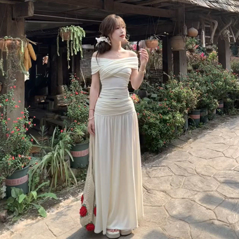 法式白色一字肩洋装子女2025新款初夏穿搭气质收腰掐腰长裙套装