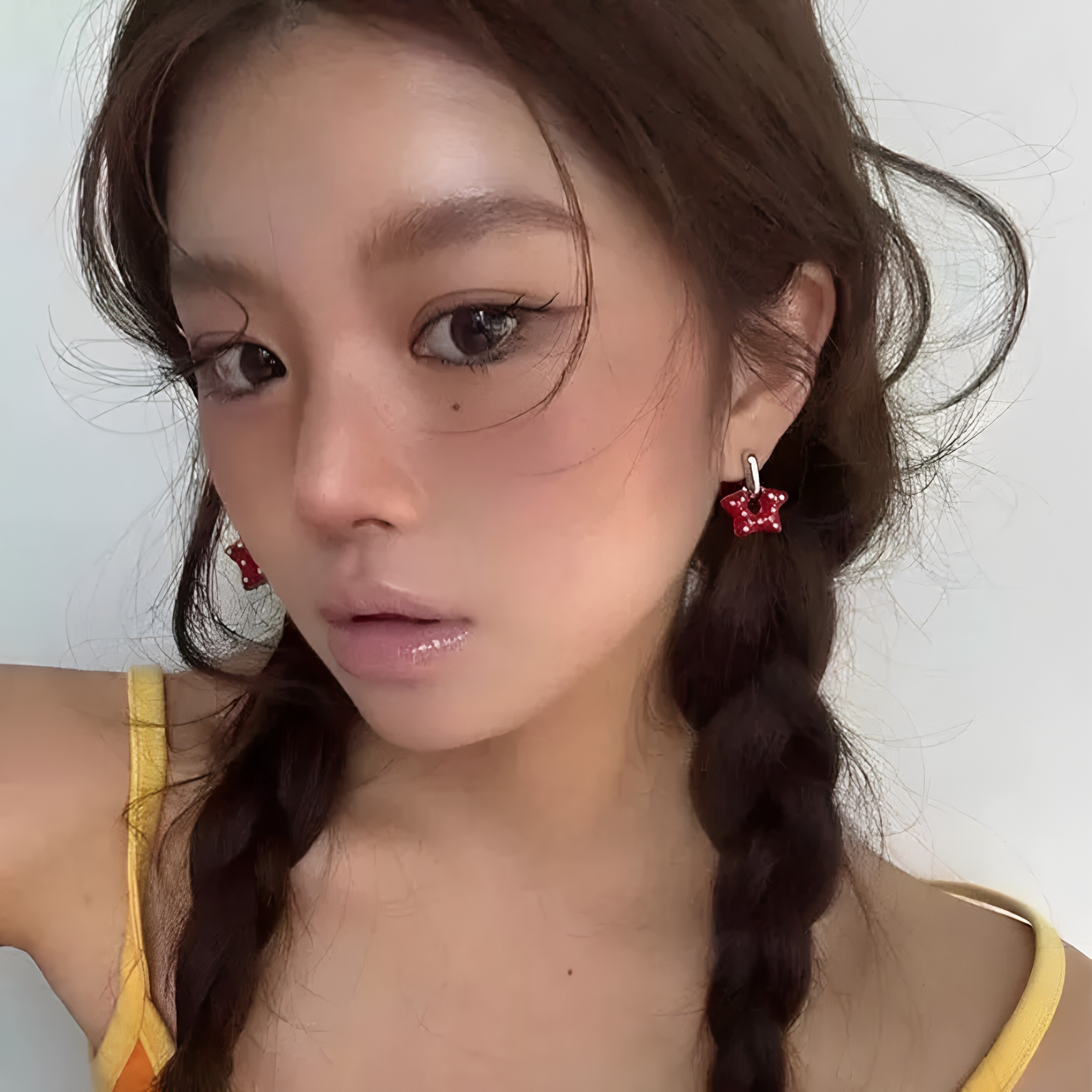 复古高级感红色波点星星耳钉