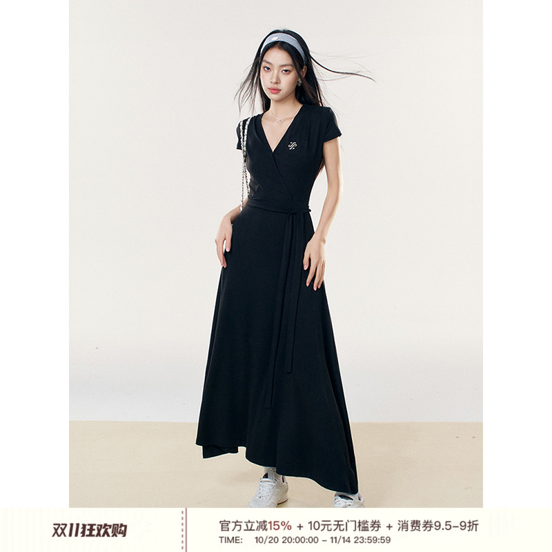 Liilou  天丝面料 Athflow V领系带A字长款连衣裙