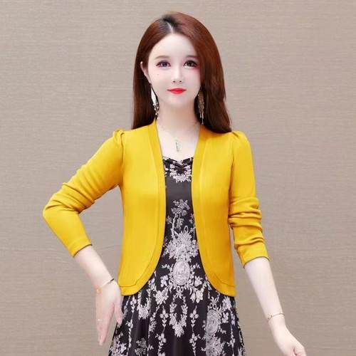 2025新款今年流行爆款短外套冰丝薄款春夏外搭小披肩出门防晒配裙