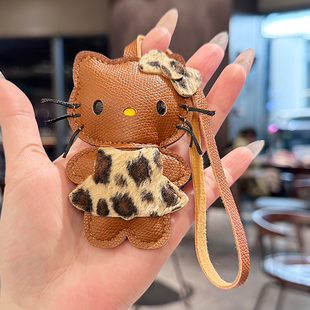 日本NIC豹纹黑皮Kitty卡通挂件可爱kt猫锁匙扣书包挂饰汽车钥匙扣