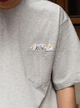 Hungry Artist灰色国风小花刺绣口袋短袖t恤夏季冰感复古重磅上衣