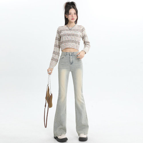 垂感小个子美式浅蓝微喇叭牛仔裤