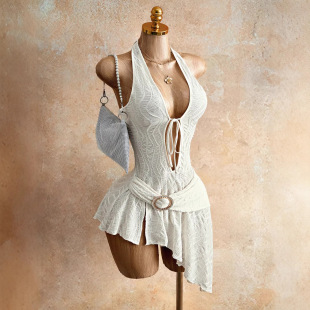 挂脖深 V 绑带修身不规则连衣裙Texture Halter Deep V Tie Dress