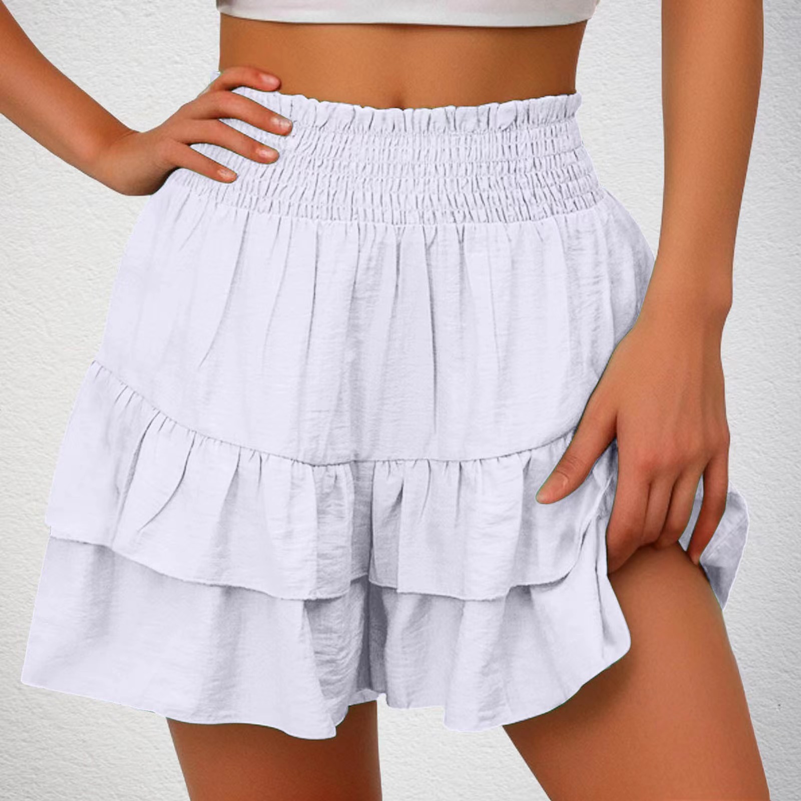 Fashionable culottes with patchwork ruffles   拼接荷叶边裙裤