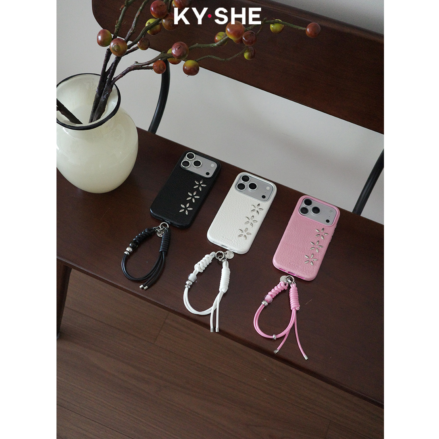 KYSHE皮革质感高级感花朵镂空小众设计感简约保护壳适用iPhone18/17/16promax复古质感手工定制手机壳皮套图片