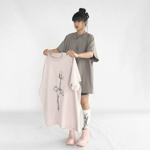 innomoood 爱是礼物低饱和度宽松T恤零感轻薄运动透气凉感夏罩衫