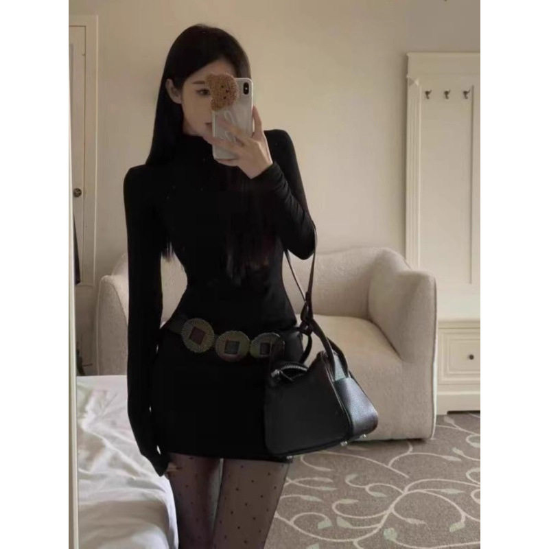 半高领黑色连衣裙女秋冬纯欲性感连衣裙