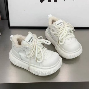 欧洲站2025冬真皮厚底小白鞋女百搭休闲加绒棉鞋增高面包鞋ins潮