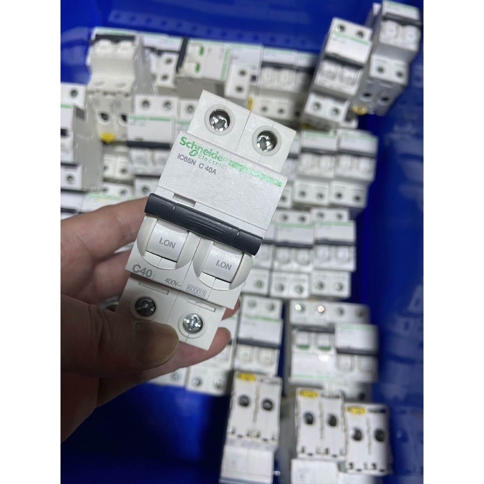 议价施耐德A9空气开关 IC65N 2p空开断路器家用2P不带漏