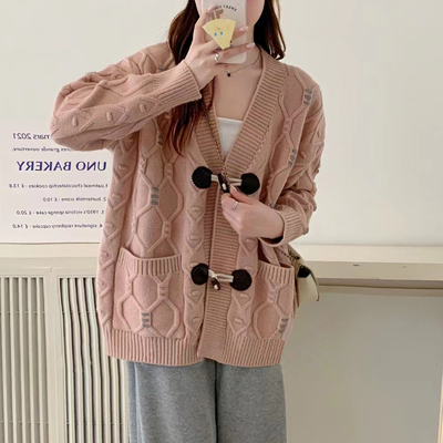 V领慵懒风中长款毛衣外套女秋冬