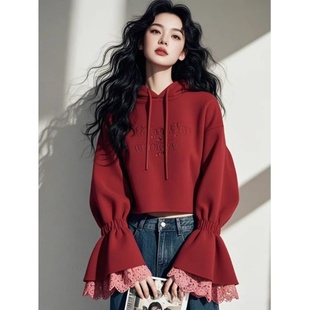 韩系洋气好看短款 蕾丝拼接喇叭袖 时尚 新款 上衣 连帽红色卫衣女春季