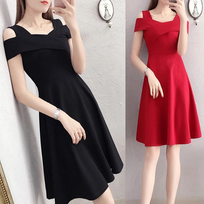 一字领露肩连衣裙女夏季小黑裙