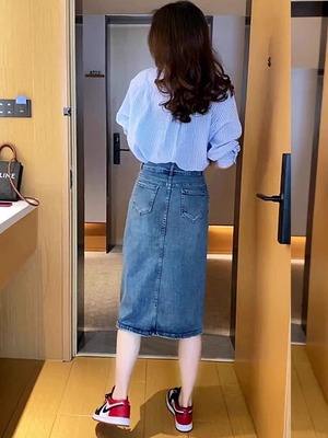 条纹衬衫牛仔半身裙两件套港味轻熟风高级感活泼减龄小香风套装女