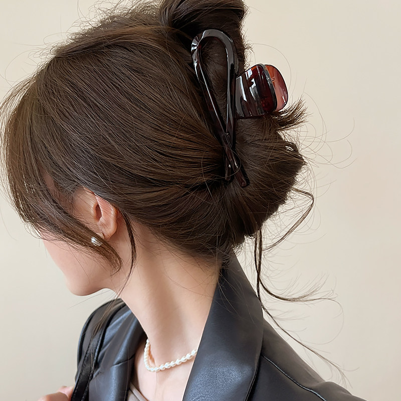 琥珀色设计感复古几何抓夹女后脑勺盘发夹2025新款鲨鱼夹夹子头饰