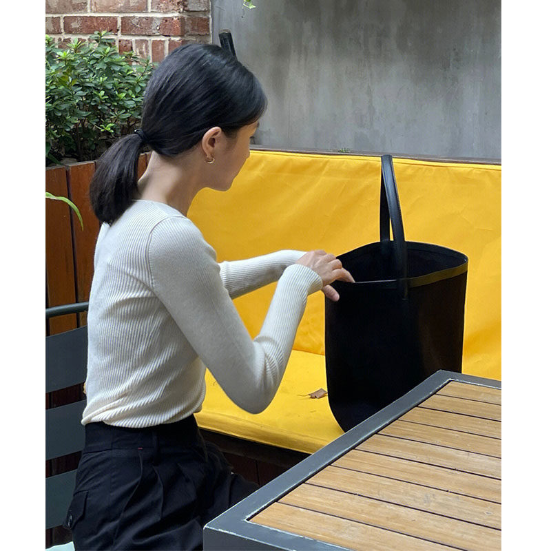 WHITE KNITTED BASE SHIRT WOMENS AUTUMN 2022 NEW GENTLE STYLE SLIM SLIM DESIGN PULLOVER TOP TREND