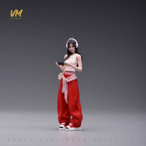 VM 1/64 打游戏的甜酷少女 3D彩色打印微缩人偶搭配场景模型摆件