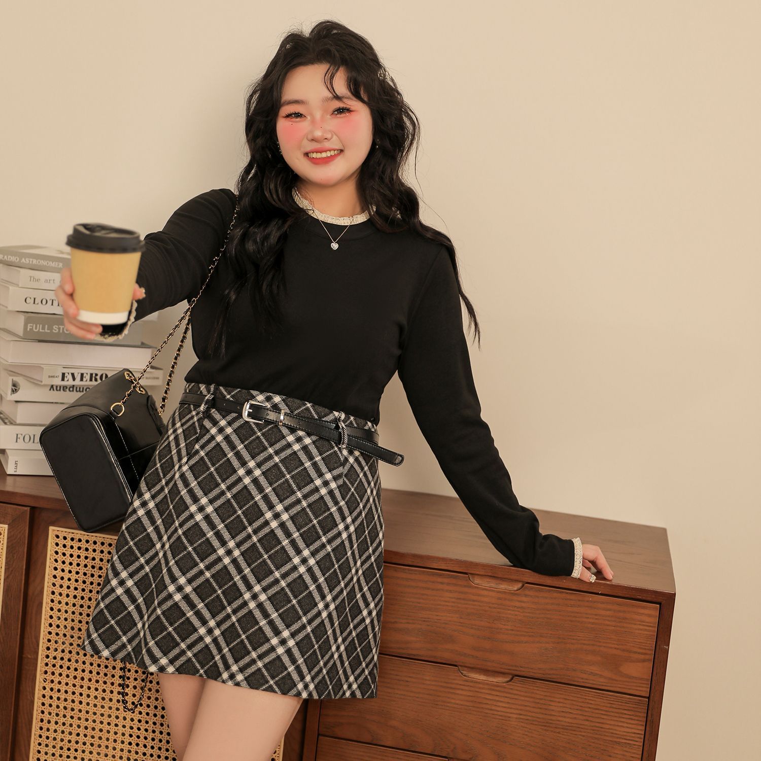 DM100大码女装微胖mm修身打底衫撞色花边半高领德绒针织衫