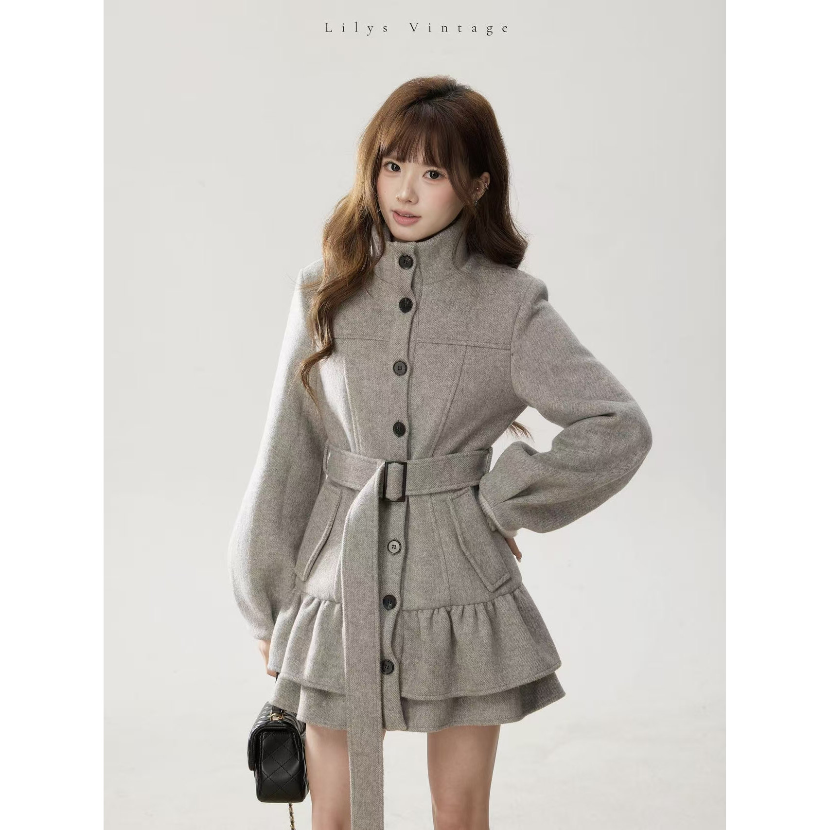 2025年冬季复刻中古灰色花瓣大衣