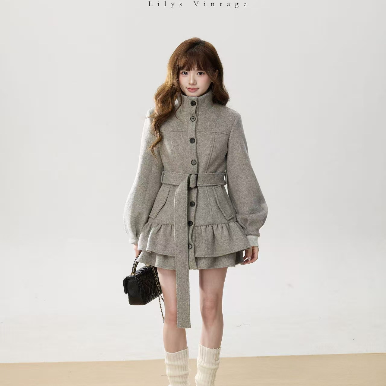 2025年冬季复刻中古灰色花瓣大衣