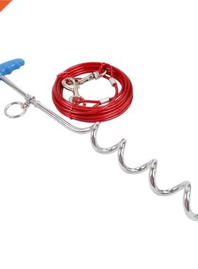 Vis tenu dans la main de sécurité d'animal de compagnie da