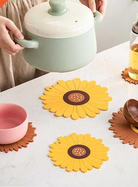 Hot New Non-slip Pot Holder Cute Soft Adhesive Dining Table