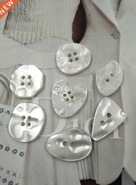 New Resin Irregular Button Triangle Button Keychain for Men