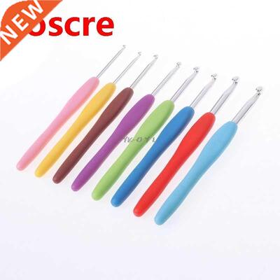 8Pcs Crochet Needles 2.5-6mm Rubber Handle Hooks Knitting Se