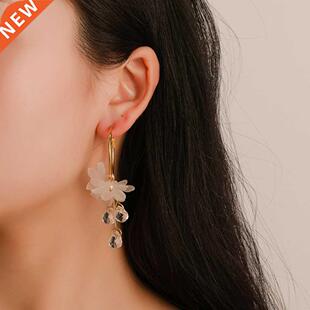 Sweet Teperaent White Flower Crystal Pendant etal Earrin