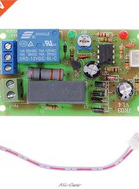 Le commutateur de retard de déclencheur à ca 220V allument