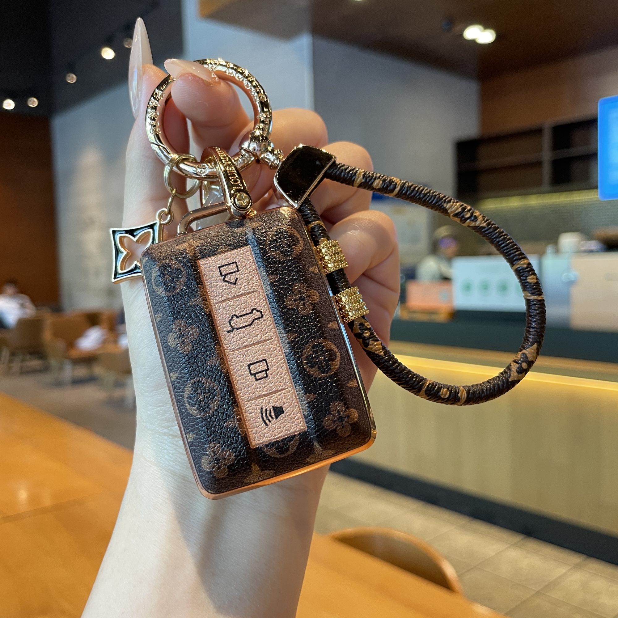 适用于坦克700钥匙套轻奢挂件链