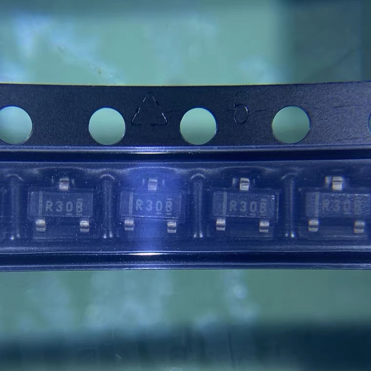 全新原装REF3020AIDBZR SOT-23 2V输出 50ppm/℃电压基准芯片现货