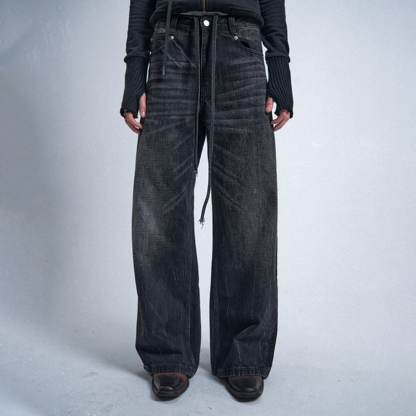 （noE）双抽绳黑灰直筒牛仔裤