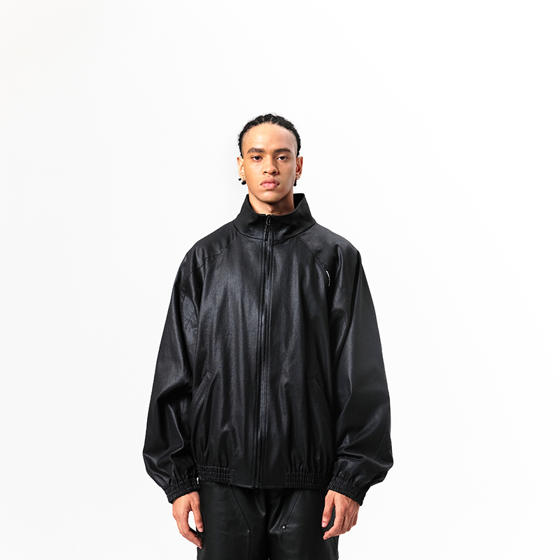 廓形结构亮面牛仔涂层夹克外套