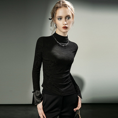 黑色刺绣提花长袖上衣