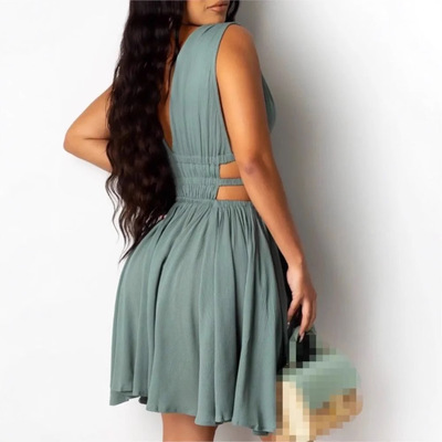 洋气纯色法式吊带型高腰连衣裙