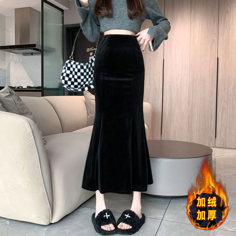 黑色金丝绒半身裙女秋冬天加绒加厚高腰显瘦中长款a字包臀鱼尾裙