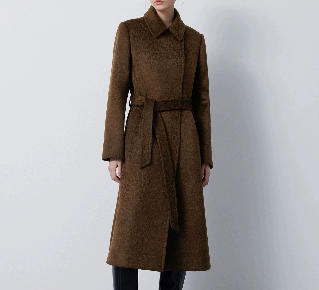 一粒扣超高端大衣。实体万元货，要求高的来，少量