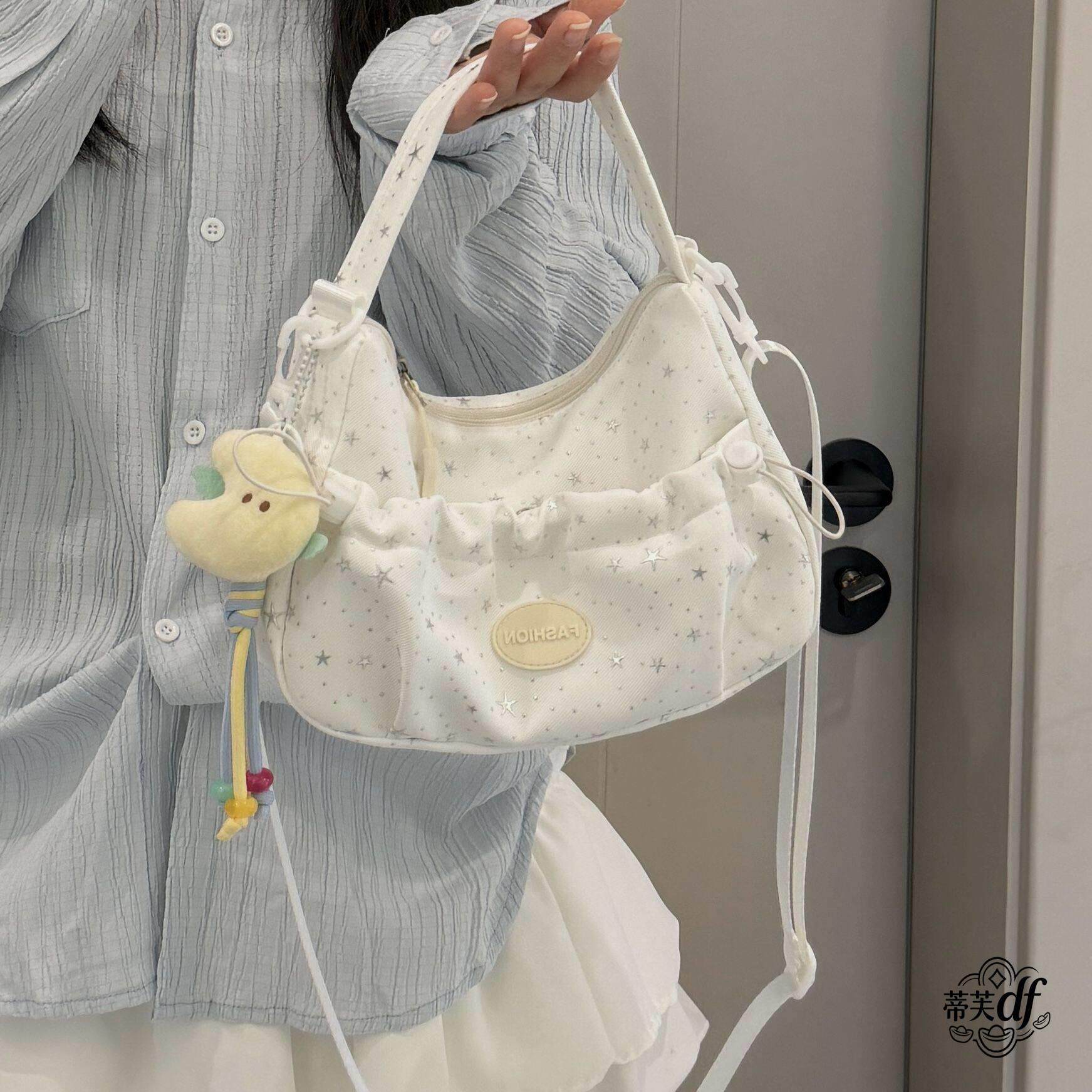 学生轻便褶皱小斜挎包女