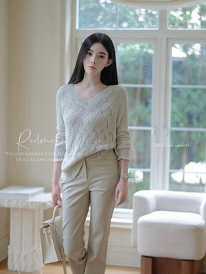 Redmole【灰白雅致】羊毛混纺｜纽扣开衩下摆｜针织衫+纹理皮裤