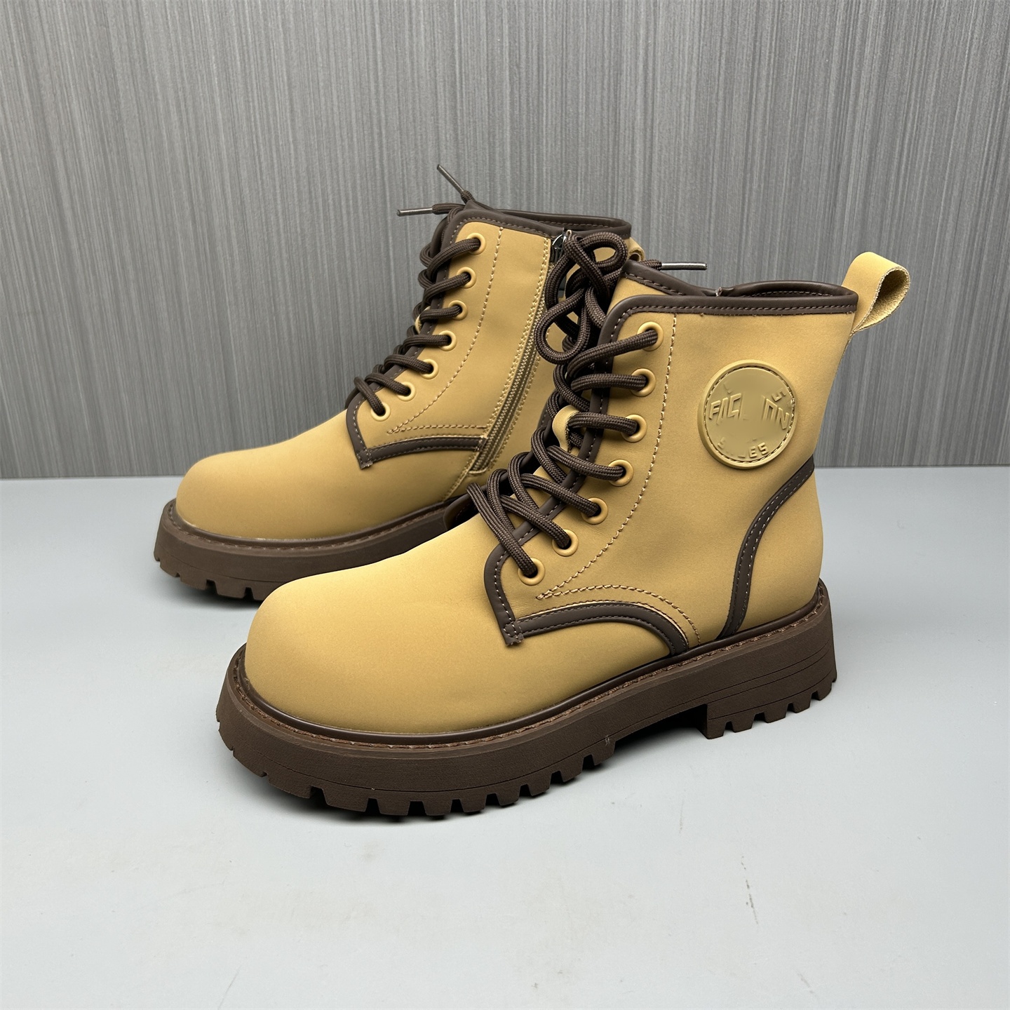 37码断码处理秋冬款马丁靴女百搭舒适防滑耐磨户外运动女靴子特价