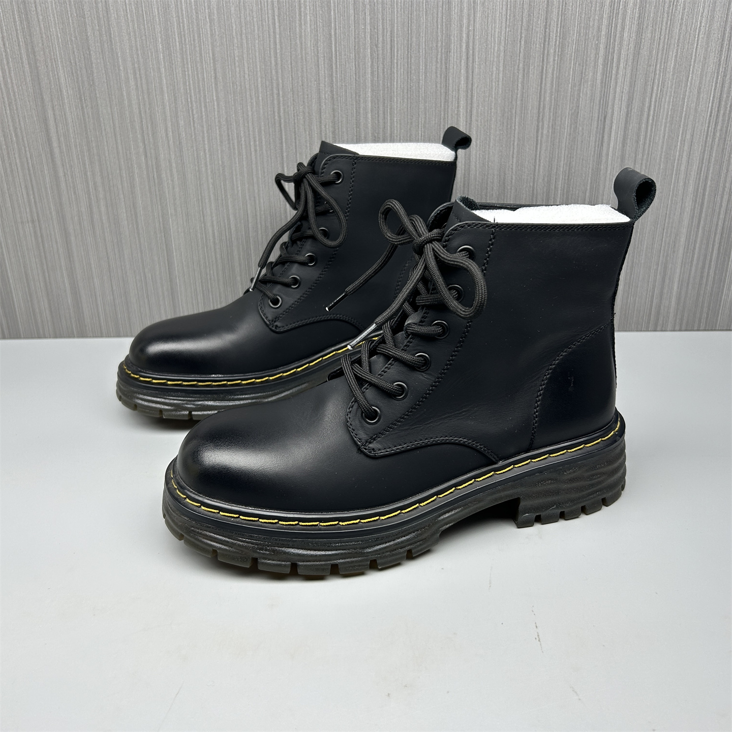 40码撤柜断码处理秋款真皮马丁靴女百搭舒适平跟防滑耐磨女式单靴