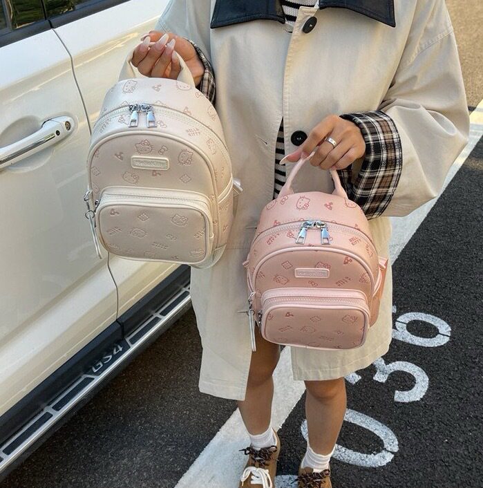 女卡通可爱新款凯蒂猫双肩背包